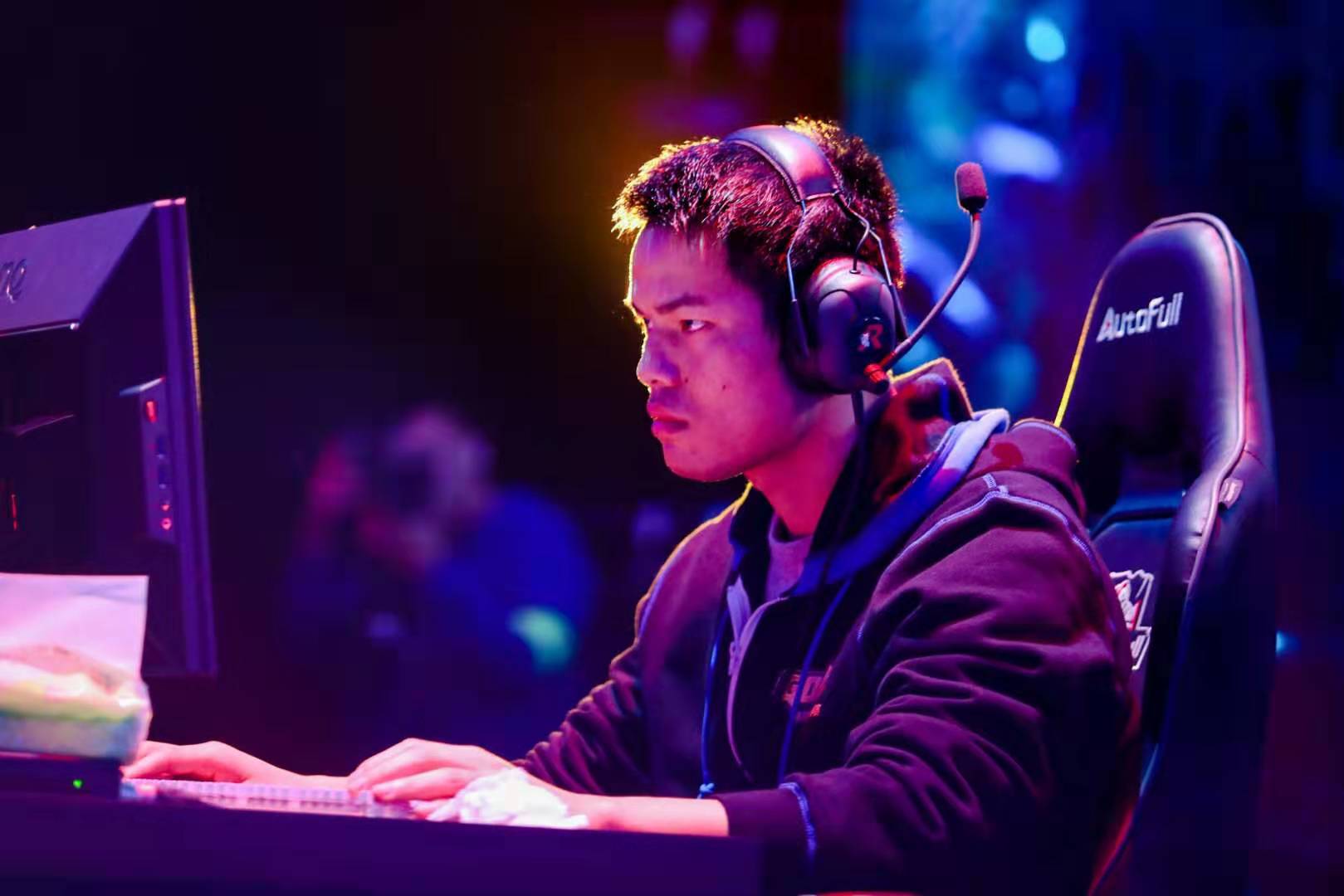 始终保持高 始终保持高